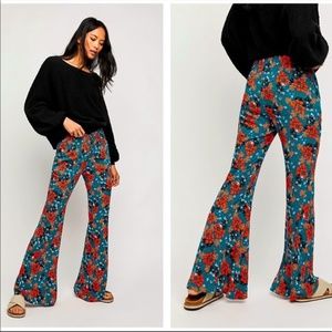 Free People Can't Take my Eyes Off Floral Pants rock!